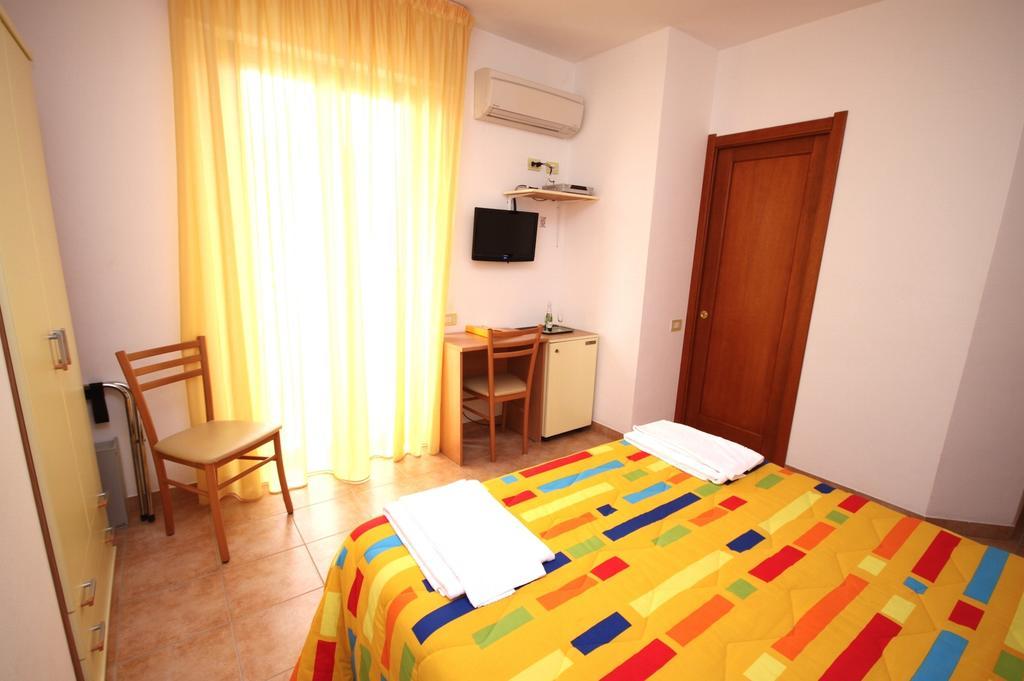 Hotel Alguer Quarto foto